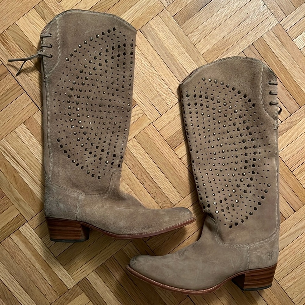 Frye women’s tan suede western-style studded tall boots. Sz 9. Great condition!